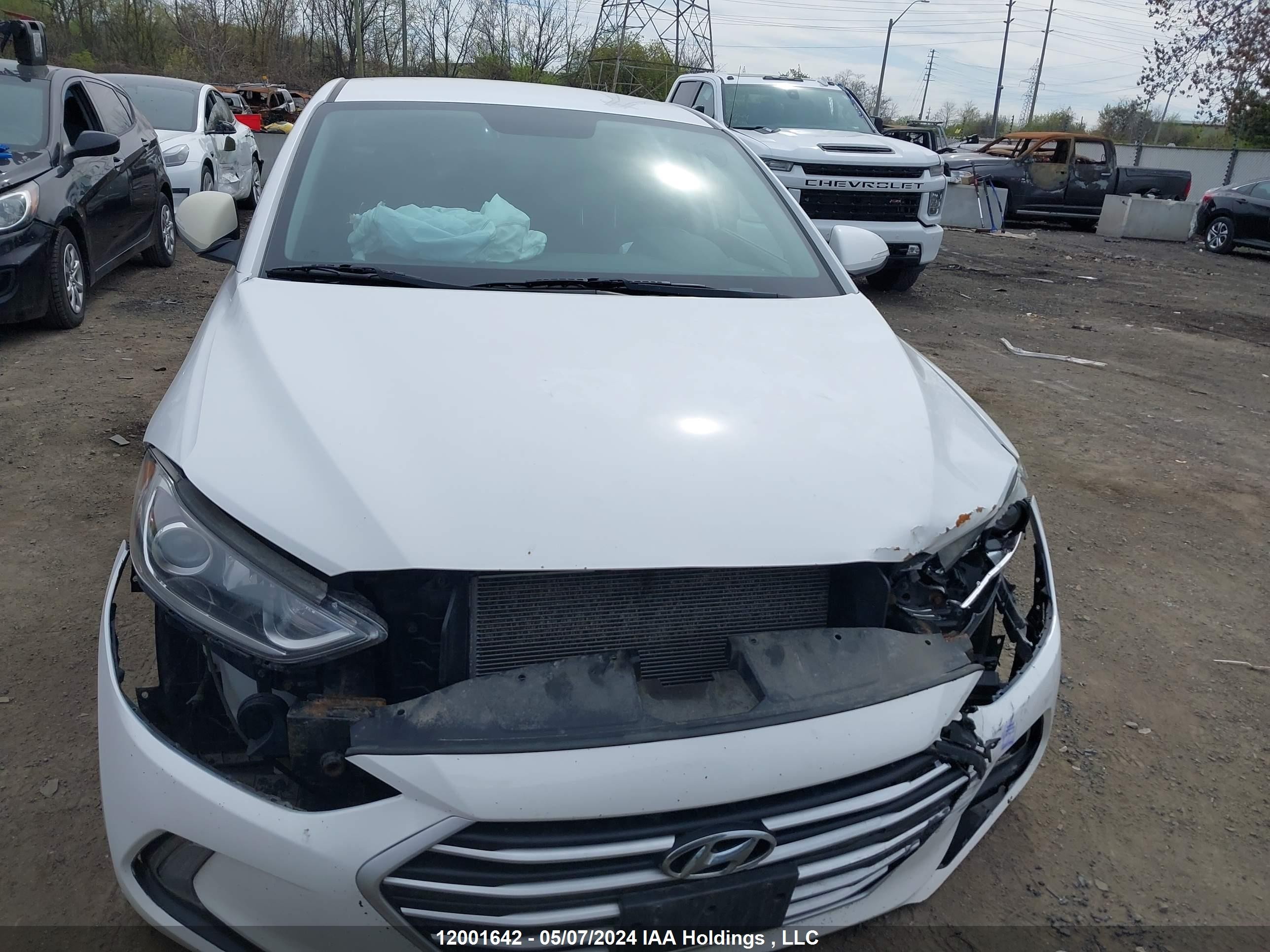 Photo 12 VIN: KMHD84LF4HU093543 - HYUNDAI ELANTRA 