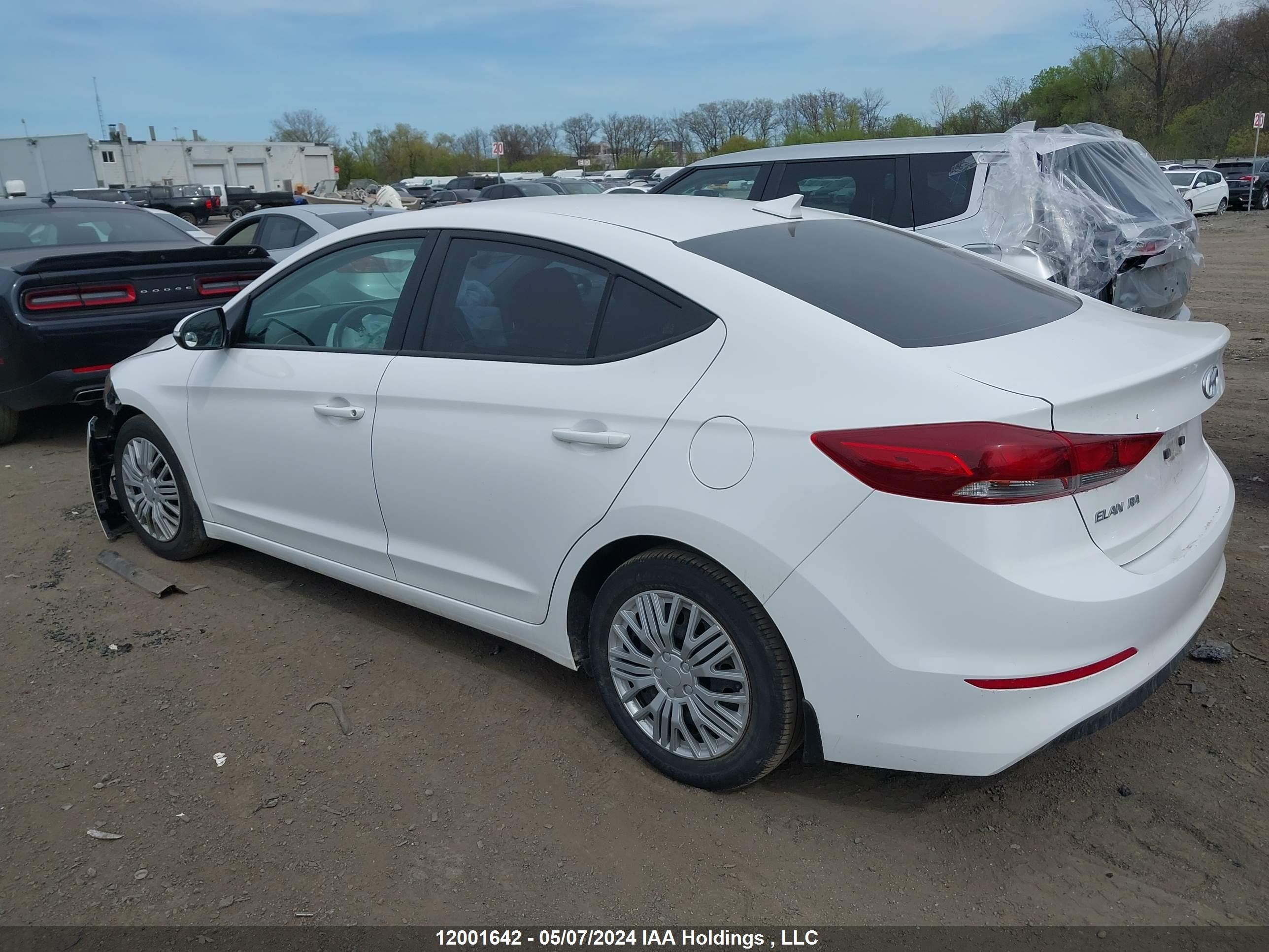 Photo 2 VIN: KMHD84LF4HU093543 - HYUNDAI ELANTRA 