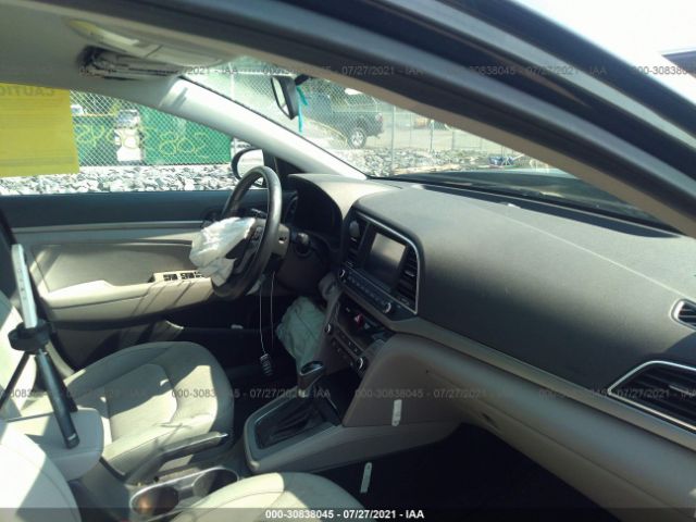 Photo 4 VIN: KMHD84LF4HU106243 - HYUNDAI ELANTRA 