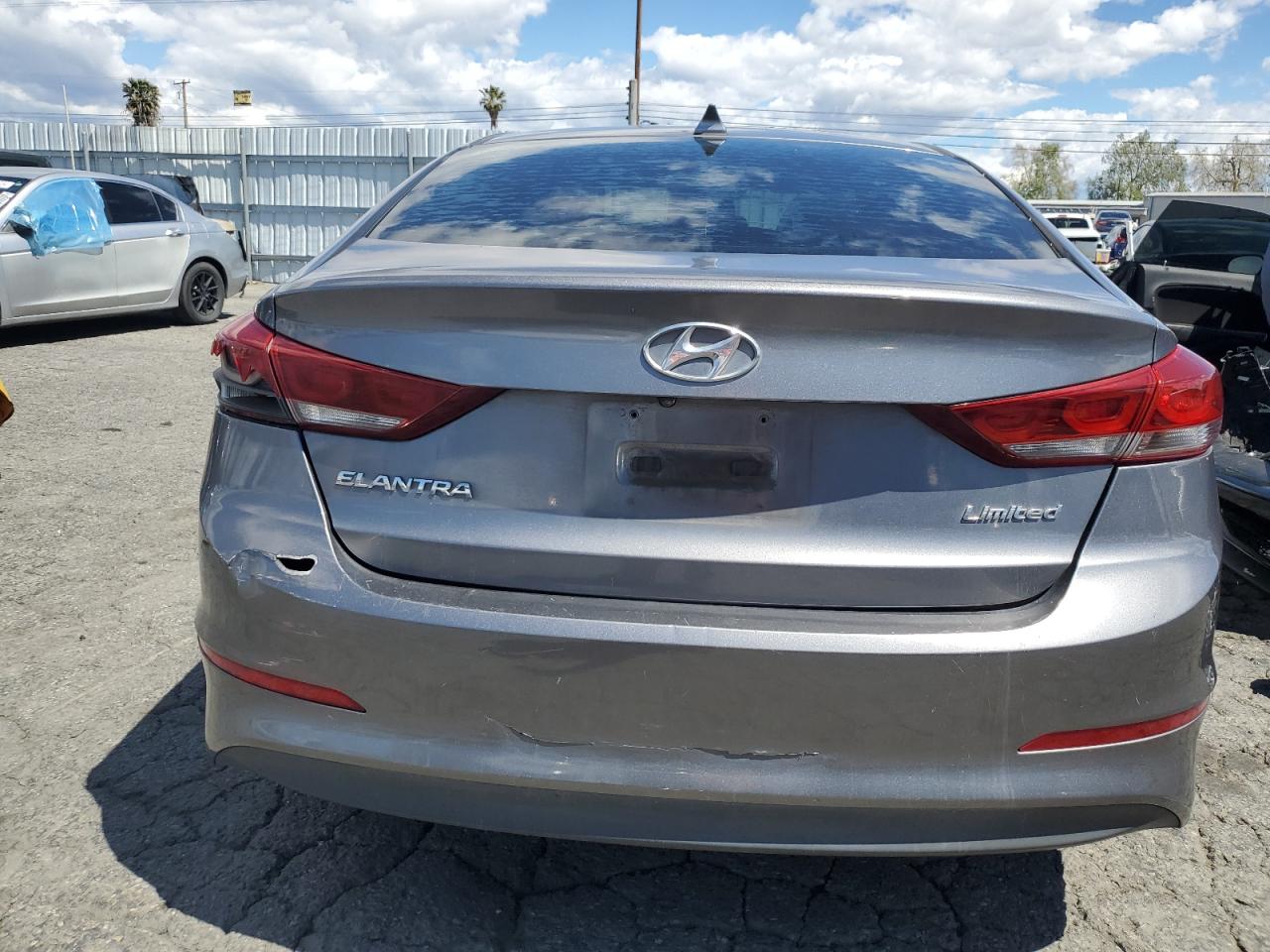 Photo 5 VIN: KMHD84LF4HU185963 - HYUNDAI ELANTRA 