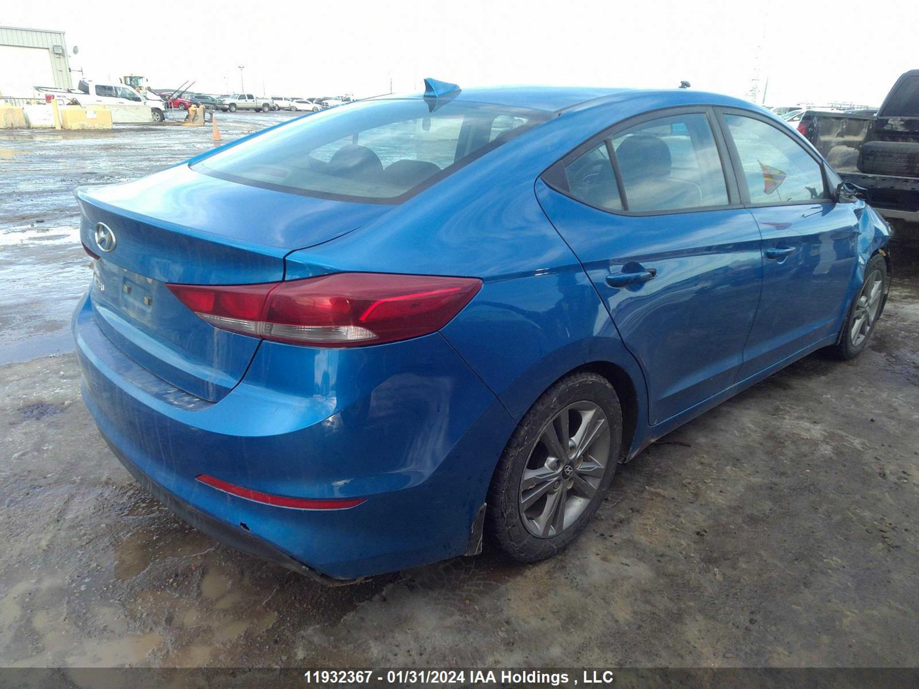 Photo 3 VIN: KMHD84LF4HU327549 - HYUNDAI ELANTRA 