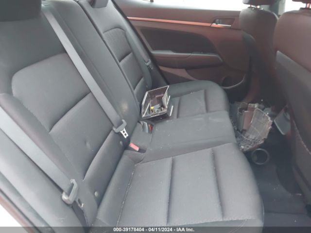 Photo 7 VIN: KMHD84LF4HU350667 - HYUNDAI ELANTRA 