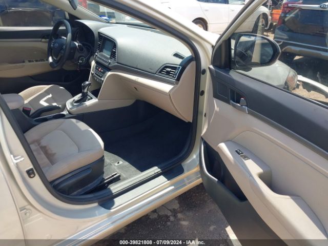 Photo 4 VIN: KMHD84LF4HU402606 - HYUNDAI ELANTRA 