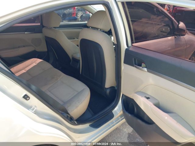 Photo 7 VIN: KMHD84LF4HU402606 - HYUNDAI ELANTRA 