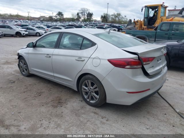 Photo 2 VIN: KMHD84LF4HU427067 - HYUNDAI ELANTRA 