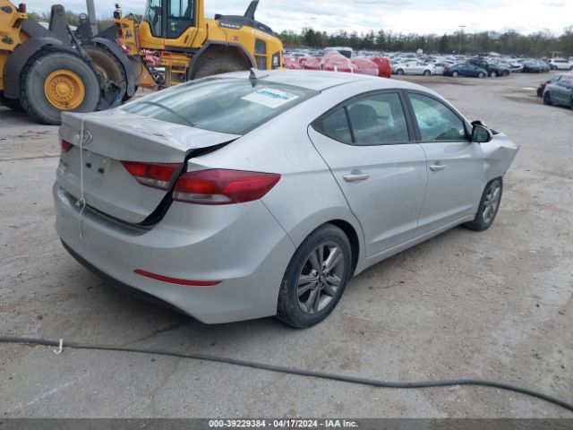 Photo 3 VIN: KMHD84LF4HU427067 - HYUNDAI ELANTRA 