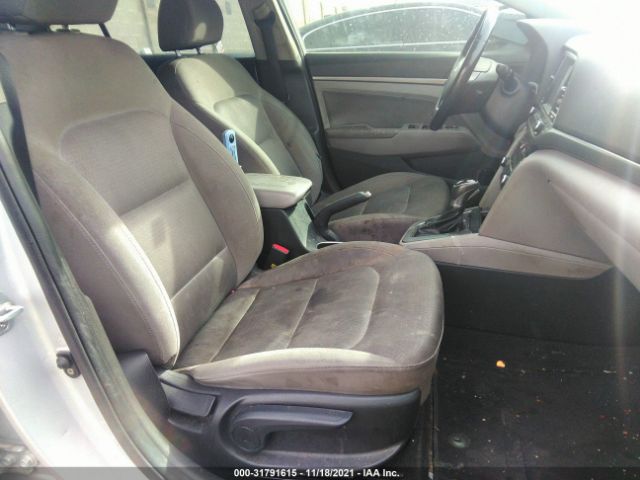 Photo 4 VIN: KMHD84LF4JU461130 - HYUNDAI ELANTRA 