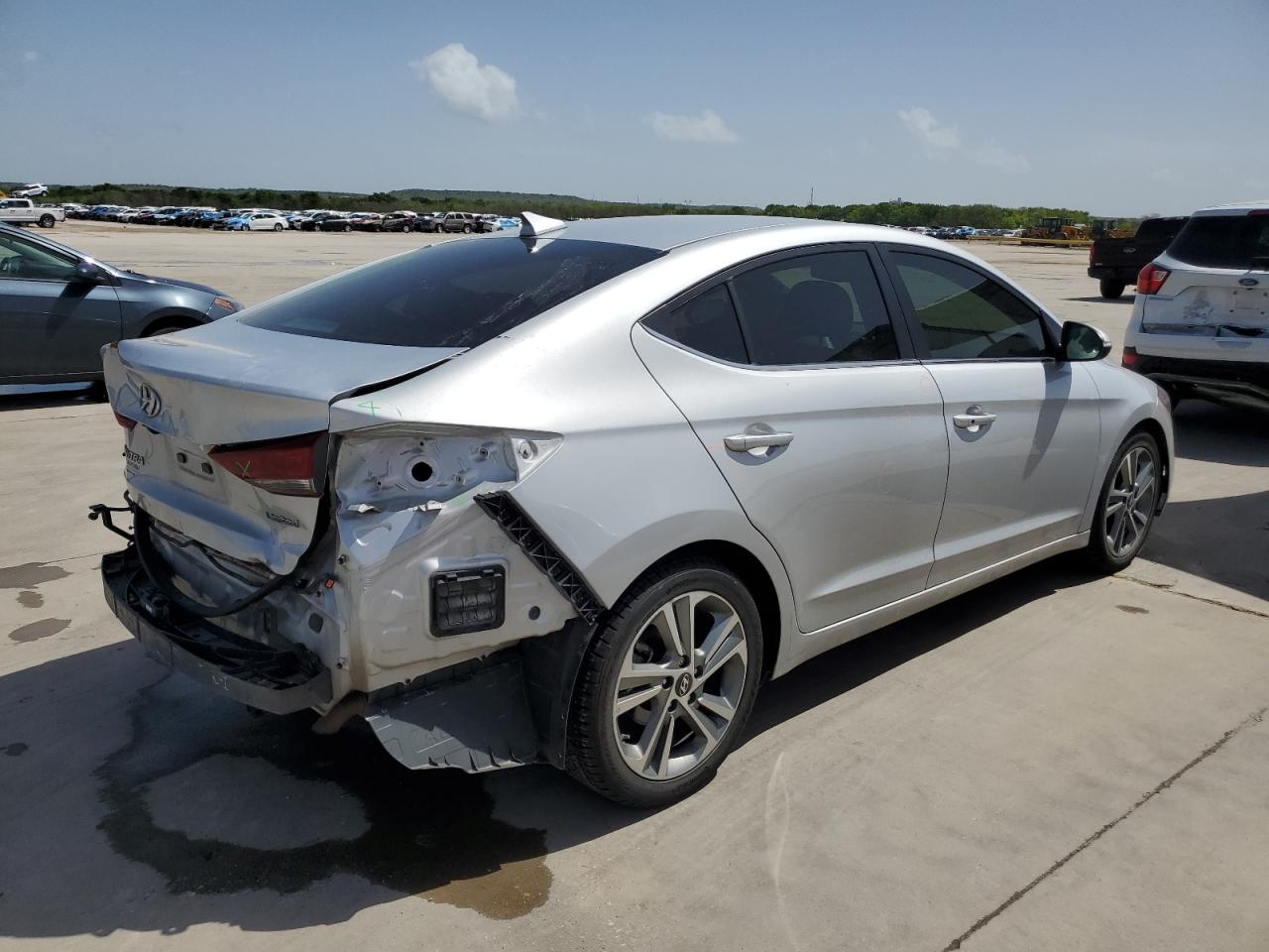 Photo 2 VIN: KMHD84LF4JU499859 - HYUNDAI ELANTRA 