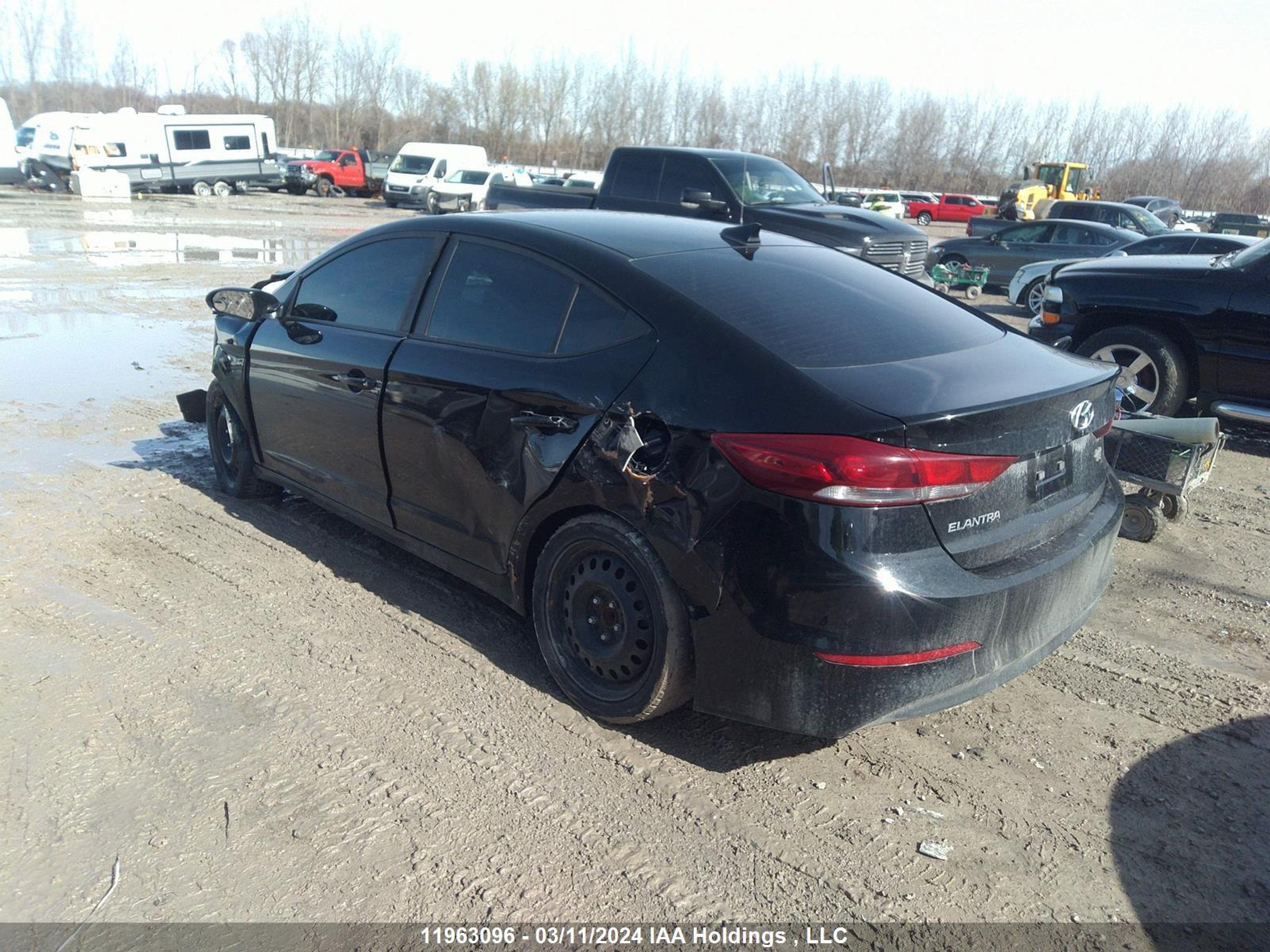 Photo 2 VIN: KMHD84LF4JU654555 - HYUNDAI ELANTRA 