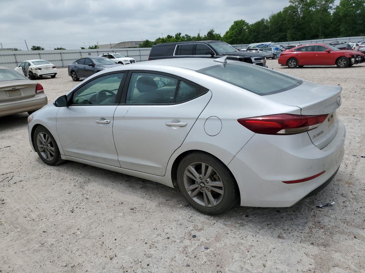 Photo 1 VIN: KMHD84LF4JU703866 - HYUNDAI ELANTRA 