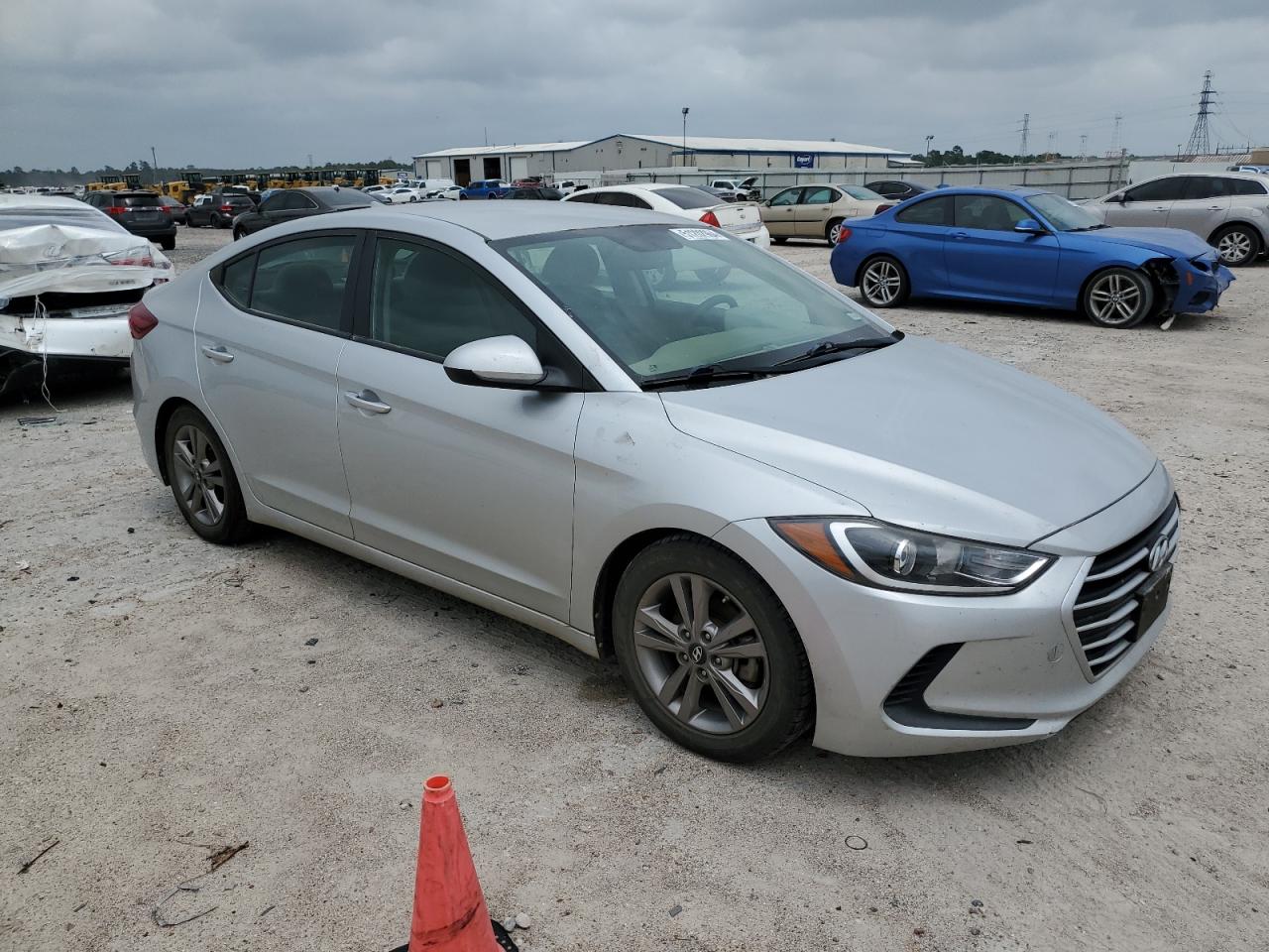 Photo 3 VIN: KMHD84LF4JU703866 - HYUNDAI ELANTRA 