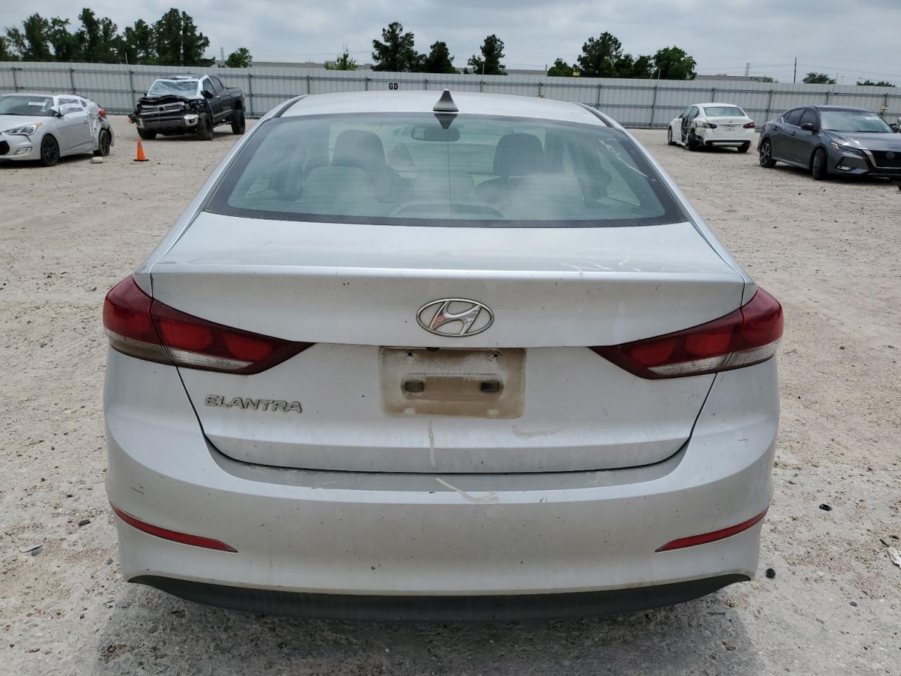 Photo 5 VIN: KMHD84LF4JU703866 - HYUNDAI ELANTRA 