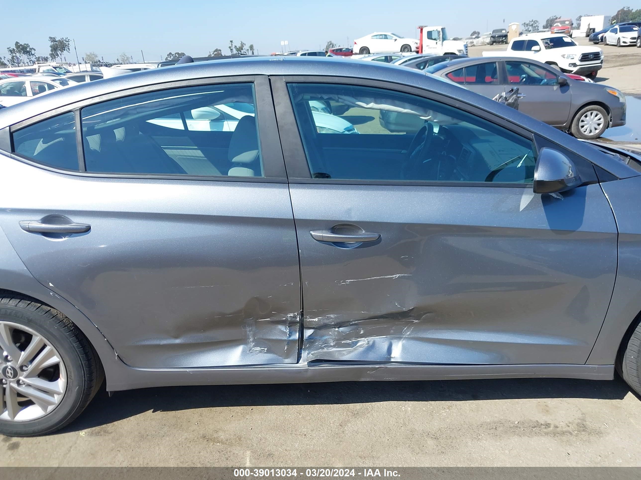 Photo 12 VIN: KMHD84LF4KU736495 - HYUNDAI ELANTRA 