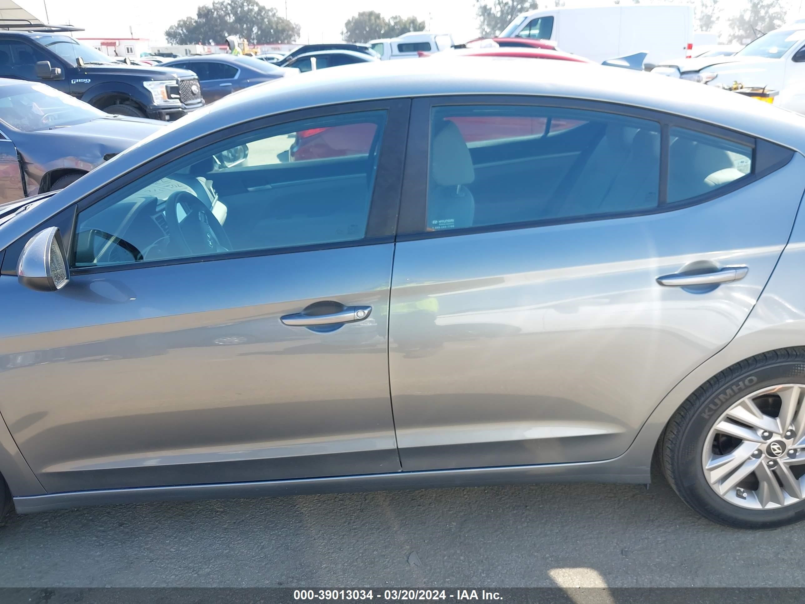 Photo 13 VIN: KMHD84LF4KU736495 - HYUNDAI ELANTRA 