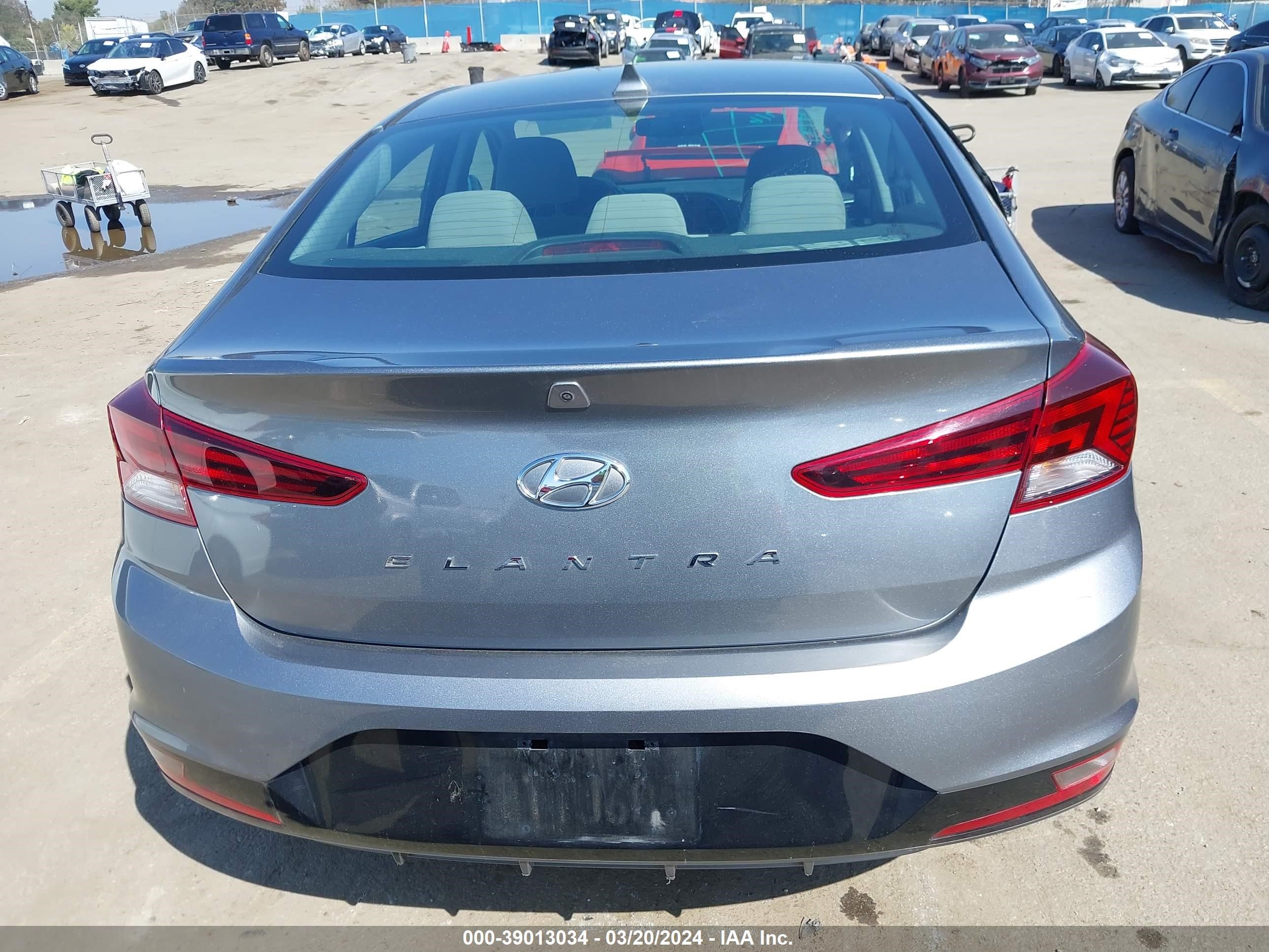 Photo 15 VIN: KMHD84LF4KU736495 - HYUNDAI ELANTRA 