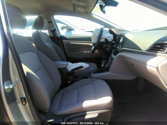 Photo 4 VIN: KMHD84LF4KU743205 - HYUNDAI ELANTRA 