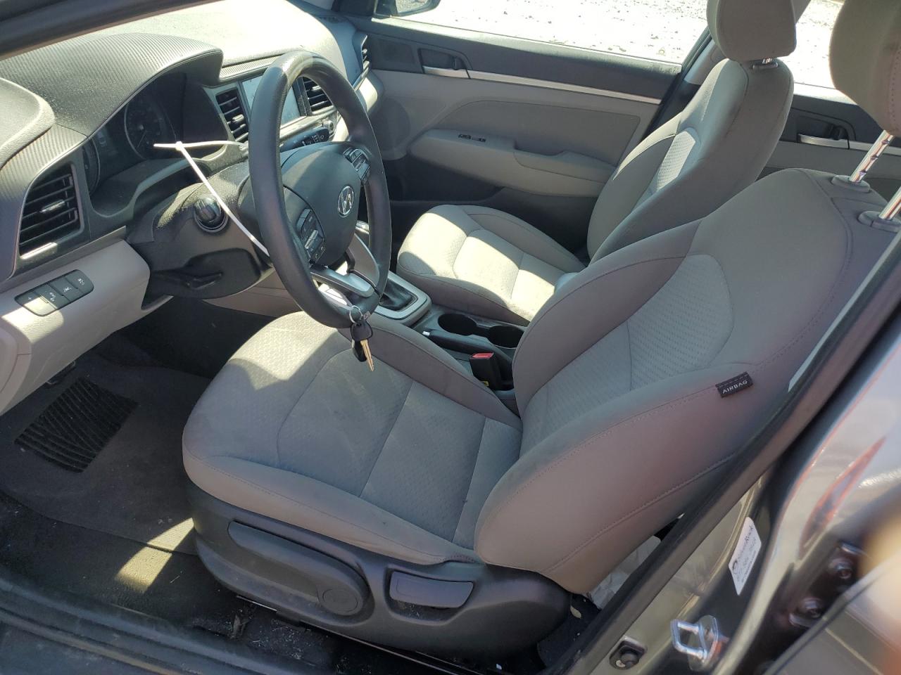 Photo 6 VIN: KMHD84LF4KU749053 - HYUNDAI ELANTRA 