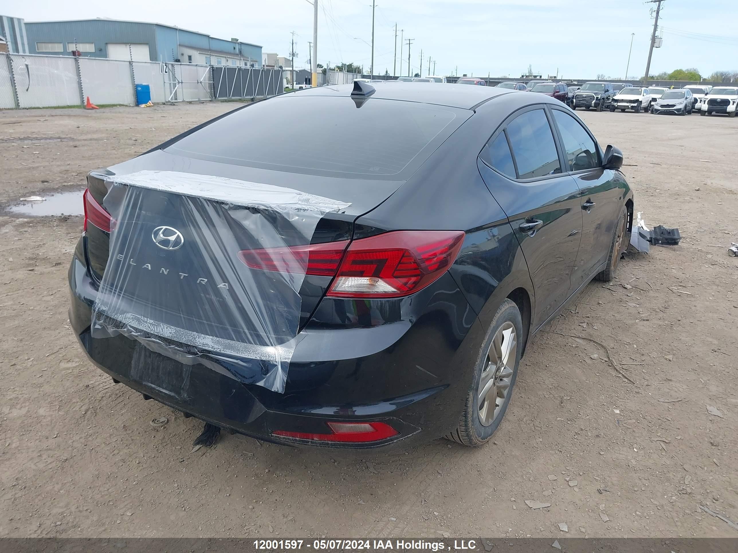 Photo 3 VIN: KMHD84LF4KU794347 - HYUNDAI ELANTRA 