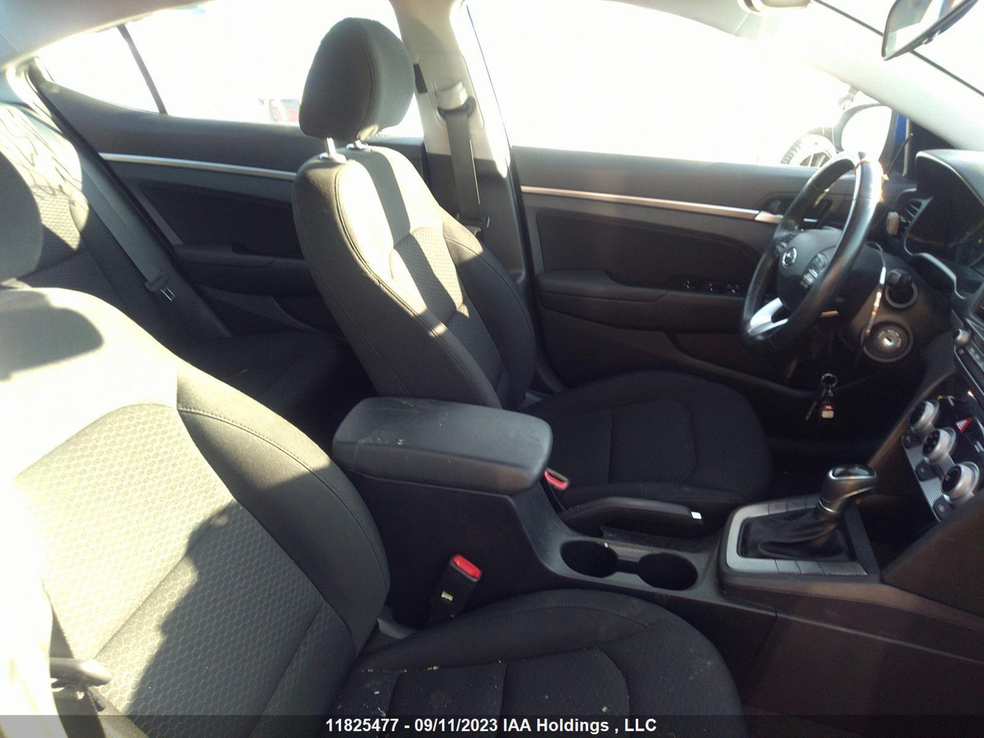 Photo 4 VIN: KMHD84LF4LU901320 - HYUNDAI ELANTRA 