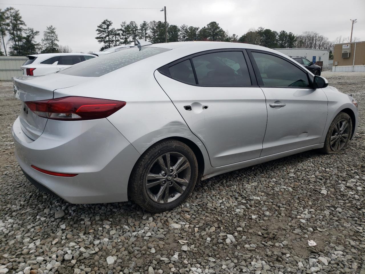 Photo 2 VIN: KMHD84LF5HU176348 - HYUNDAI ELANTRA 