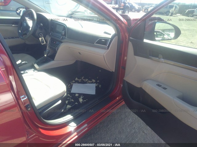 Photo 4 VIN: KMHD84LF5HU192159 - HYUNDAI ELANTRA 