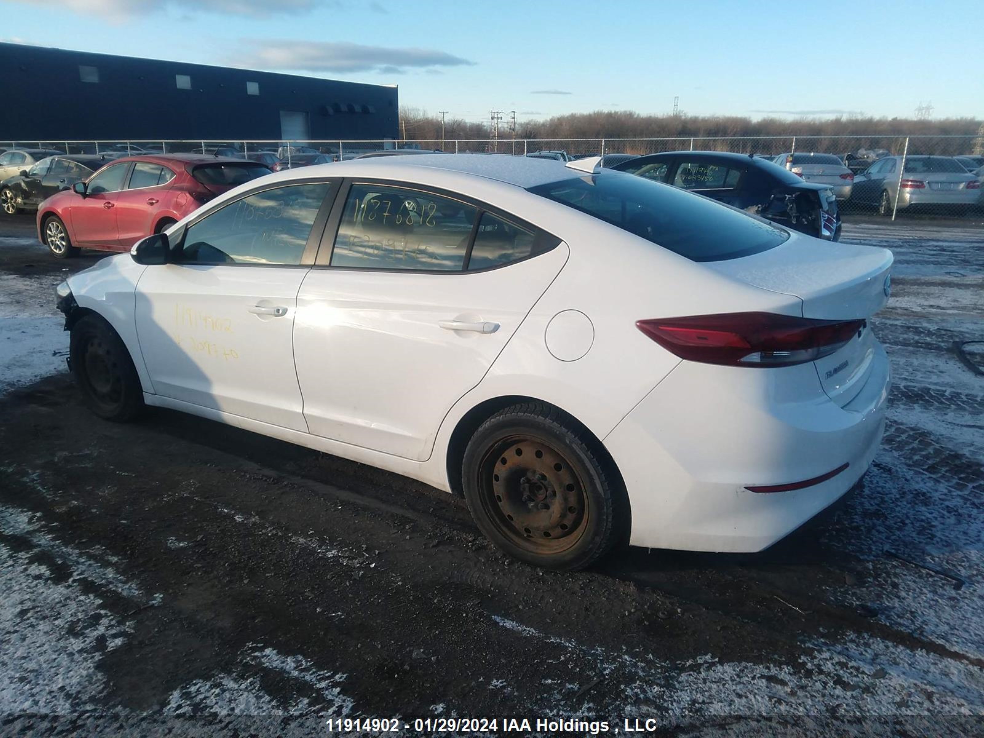 Photo 2 VIN: KMHD84LF5HU209770 - HYUNDAI ELANTRA 