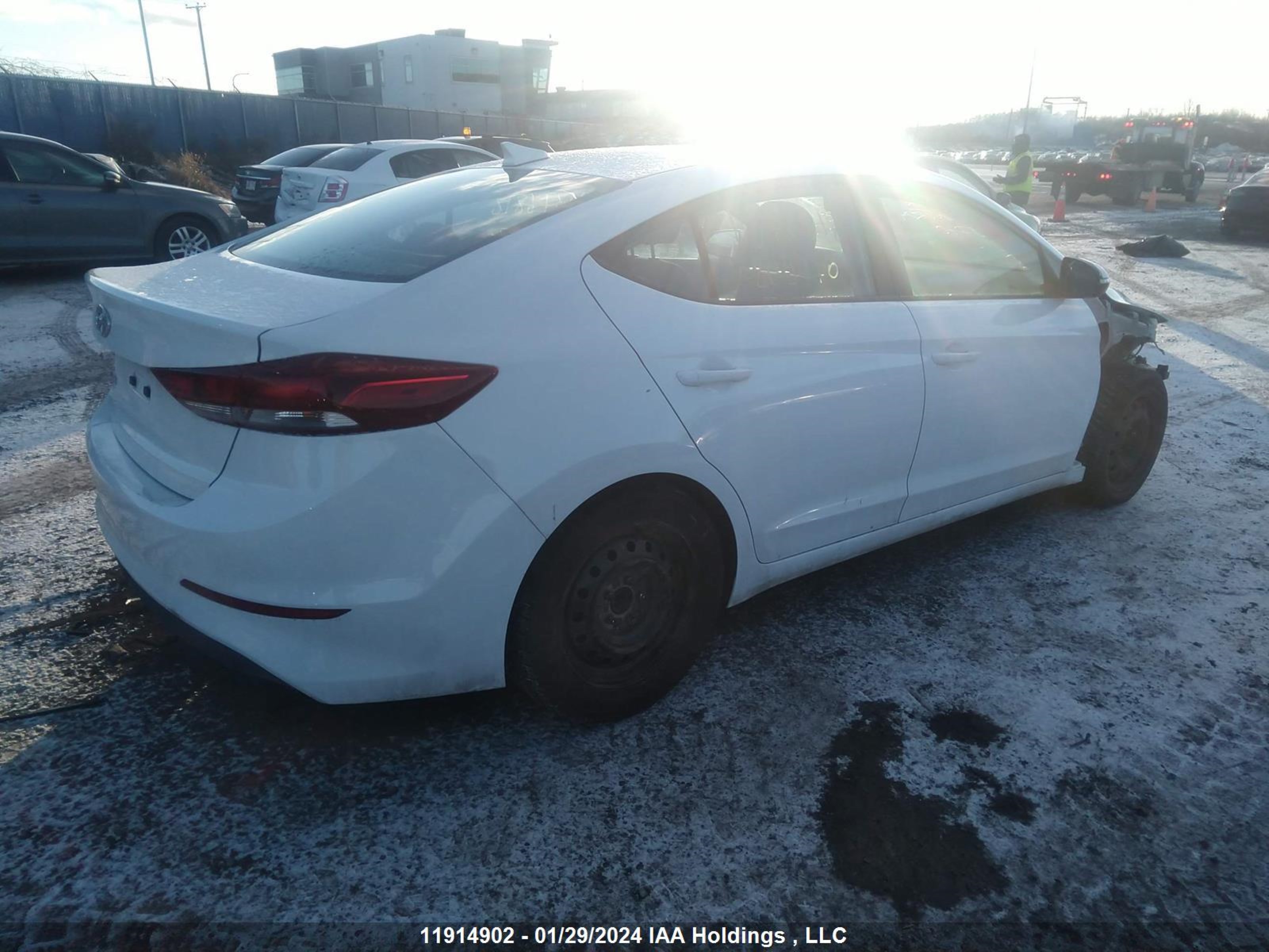 Photo 3 VIN: KMHD84LF5HU209770 - HYUNDAI ELANTRA 