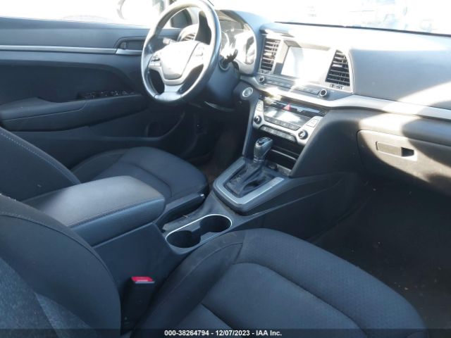 Photo 4 VIN: KMHD84LF5HU261271 - HYUNDAI ELANTRA 