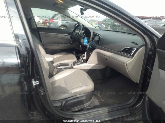 Photo 4 VIN: KMHD84LF5HU266972 - HYUNDAI ELANTRA 