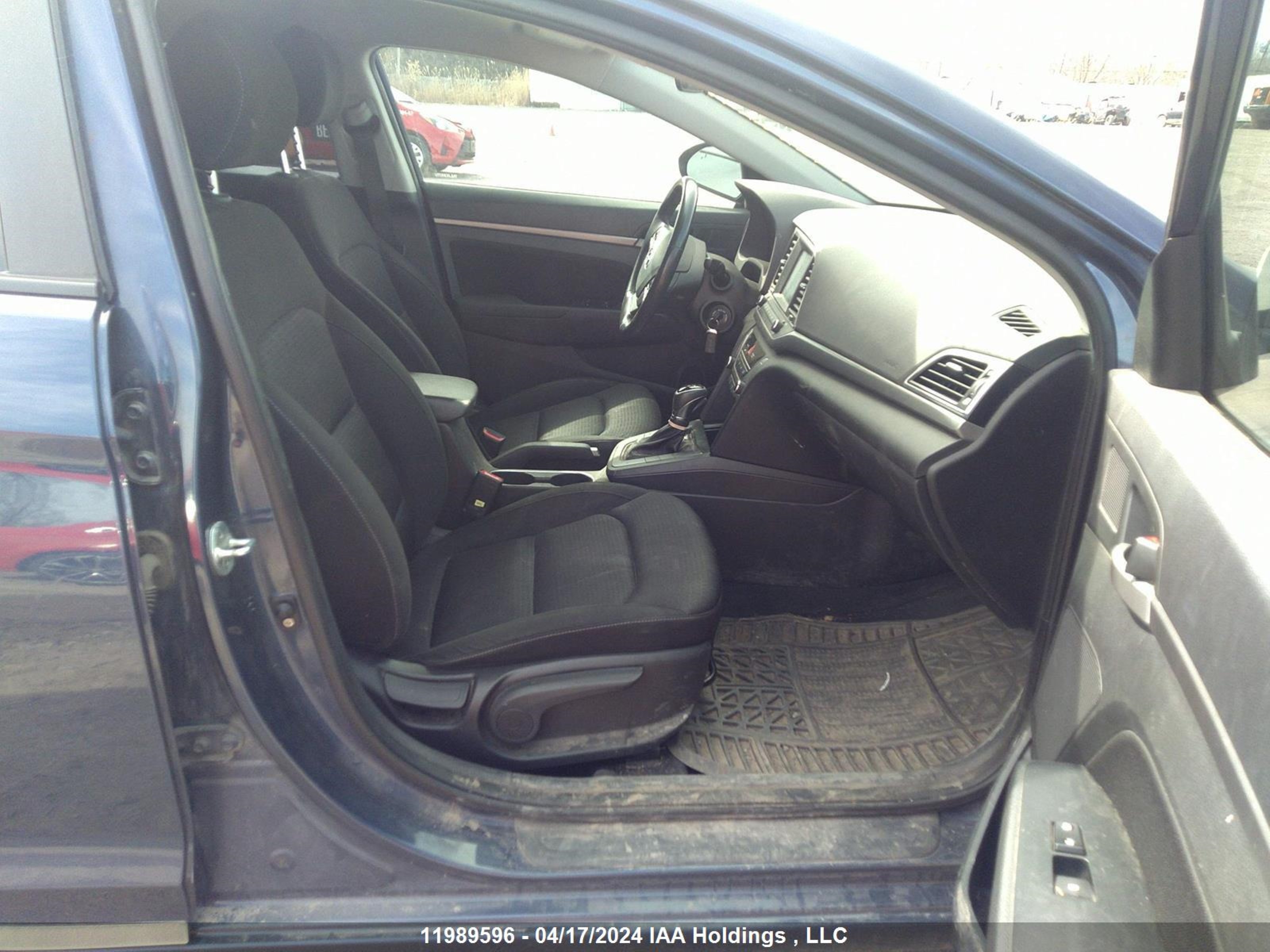 Photo 4 VIN: KMHD84LF5HU312736 - HYUNDAI ELANTRA 