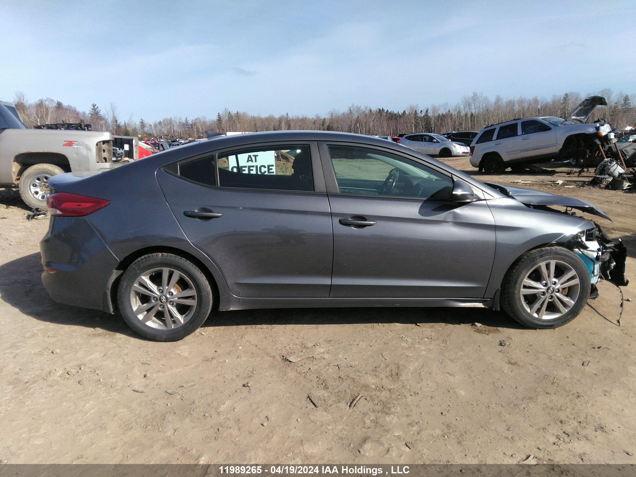 Photo 13 VIN: KMHD84LF5HU330699 - HYUNDAI ELANTRA 