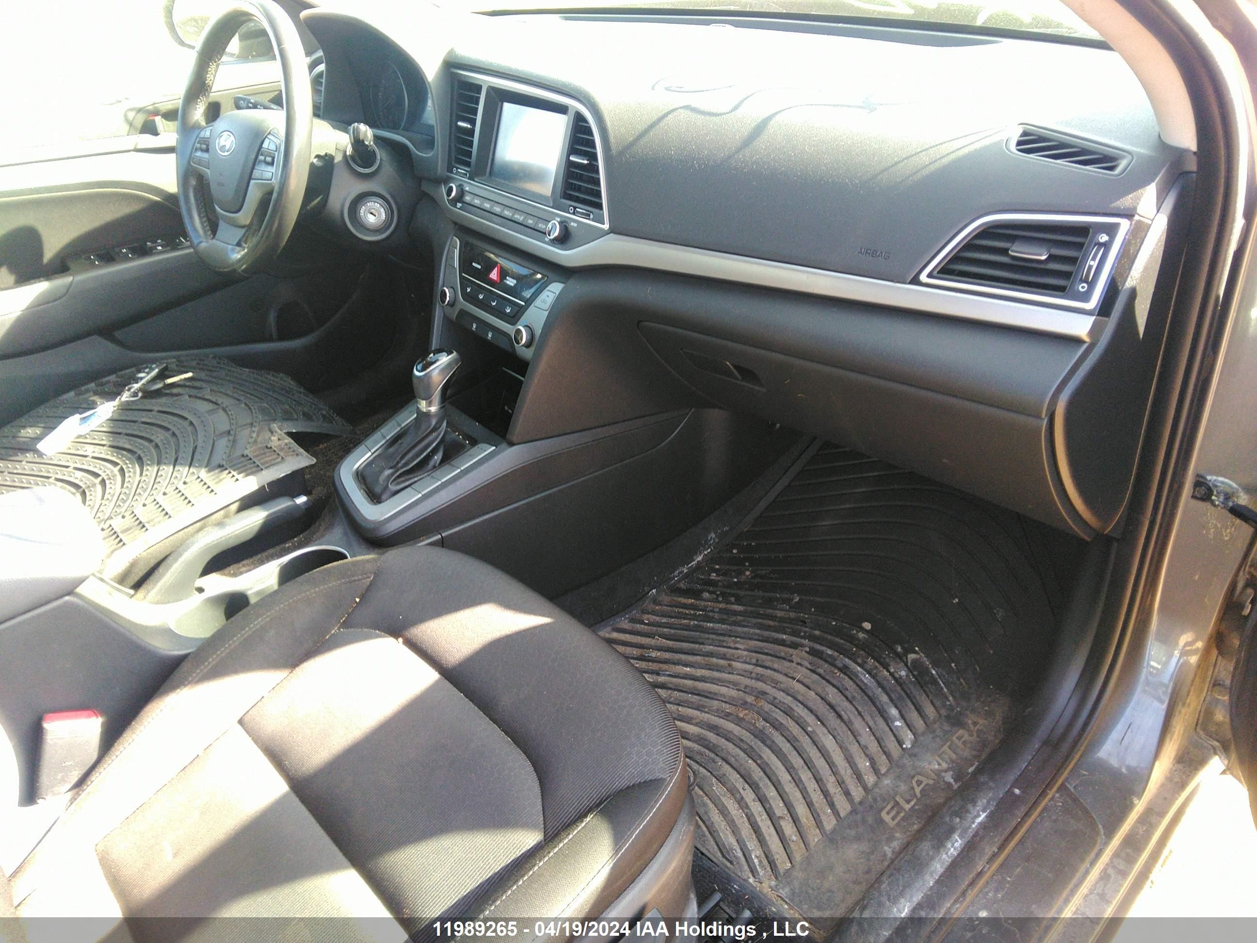 Photo 4 VIN: KMHD84LF5HU330699 - HYUNDAI ELANTRA 