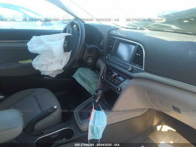 Photo 4 VIN: KMHD84LF5HU388909 - HYUNDAI ELANTRA 