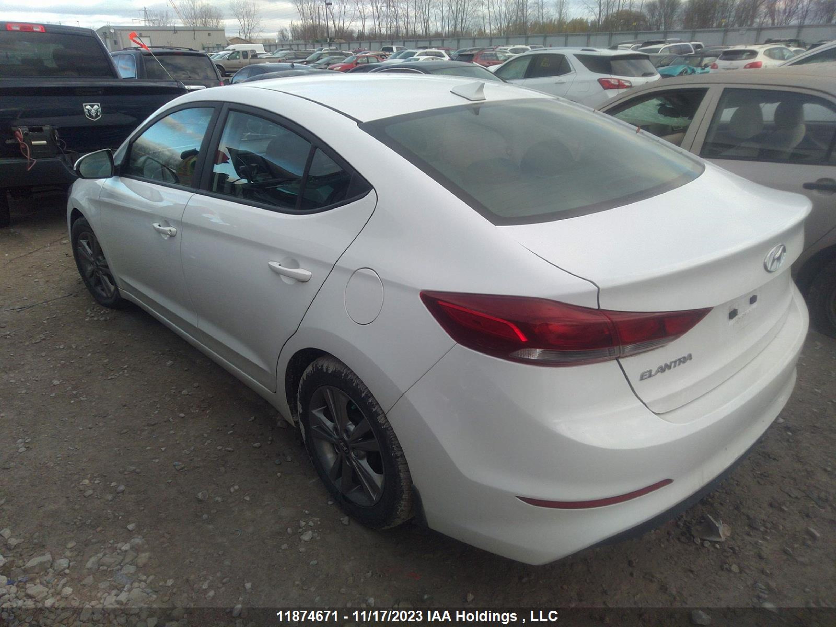 Photo 2 VIN: KMHD84LF5HU420046 - HYUNDAI ELANTRA 