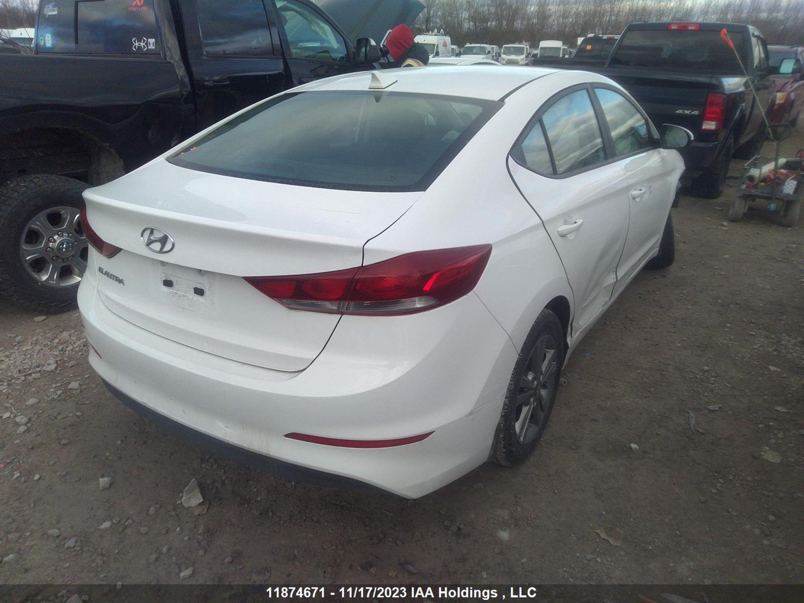 Photo 3 VIN: KMHD84LF5HU420046 - HYUNDAI ELANTRA 