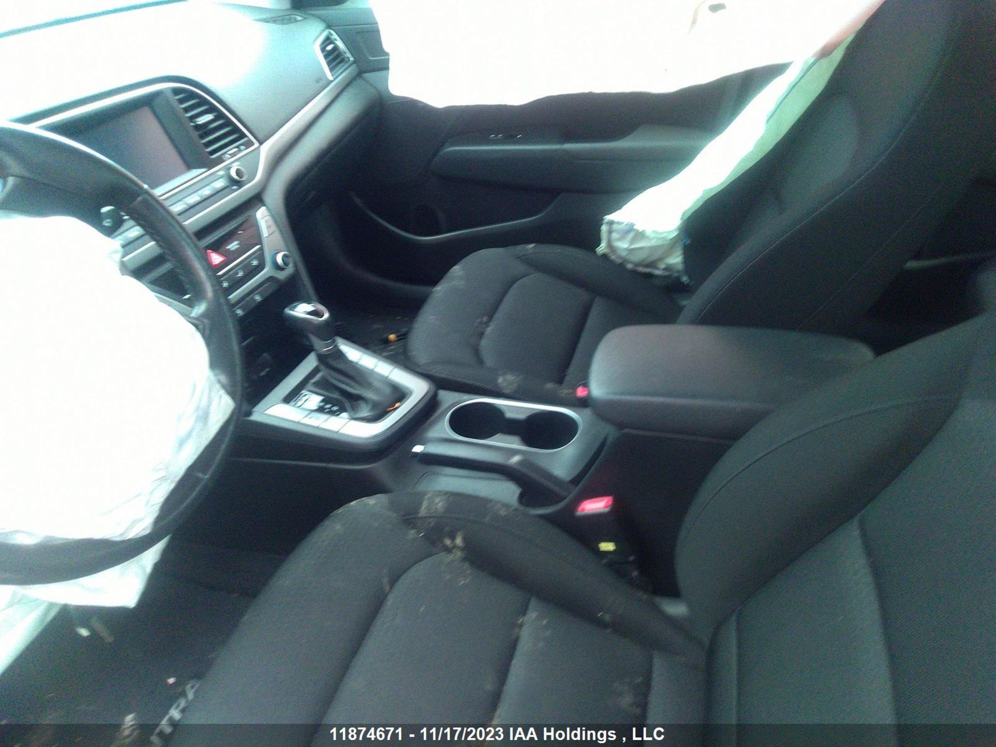 Photo 4 VIN: KMHD84LF5HU420046 - HYUNDAI ELANTRA 