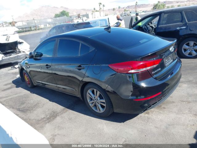 Photo 2 VIN: KMHD84LF5HU429569 - HYUNDAI ELANTRA 