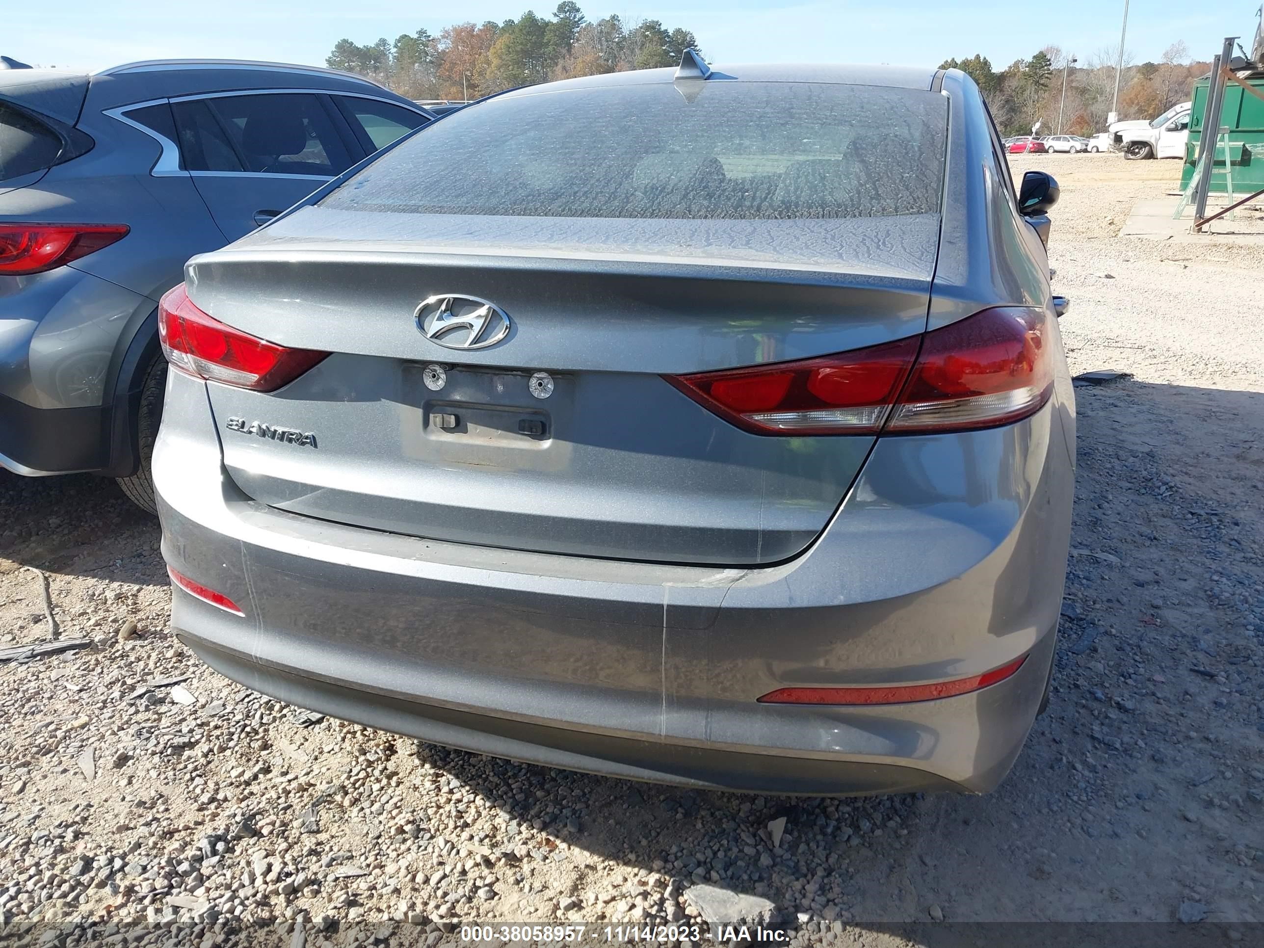 Photo 15 VIN: KMHD84LF5JU471519 - HYUNDAI ELANTRA 