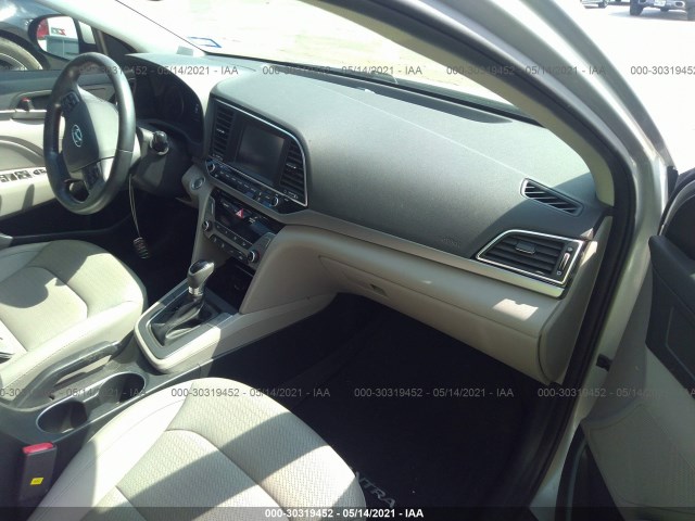 Photo 4 VIN: KMHD84LF5JU537115 - HYUNDAI ELANTRA 