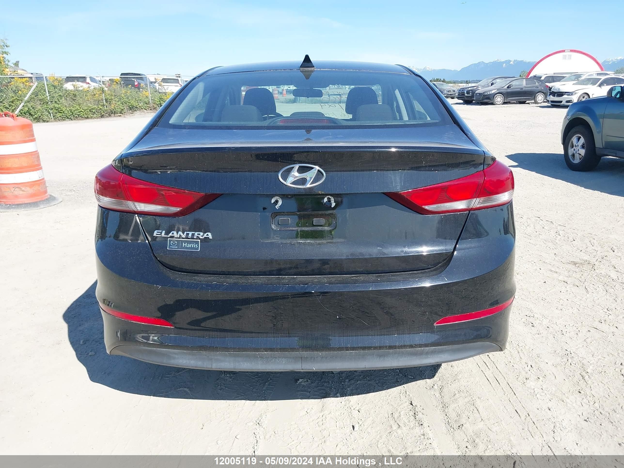 Photo 16 VIN: KMHD84LF5JU567960 - HYUNDAI ELANTRA 