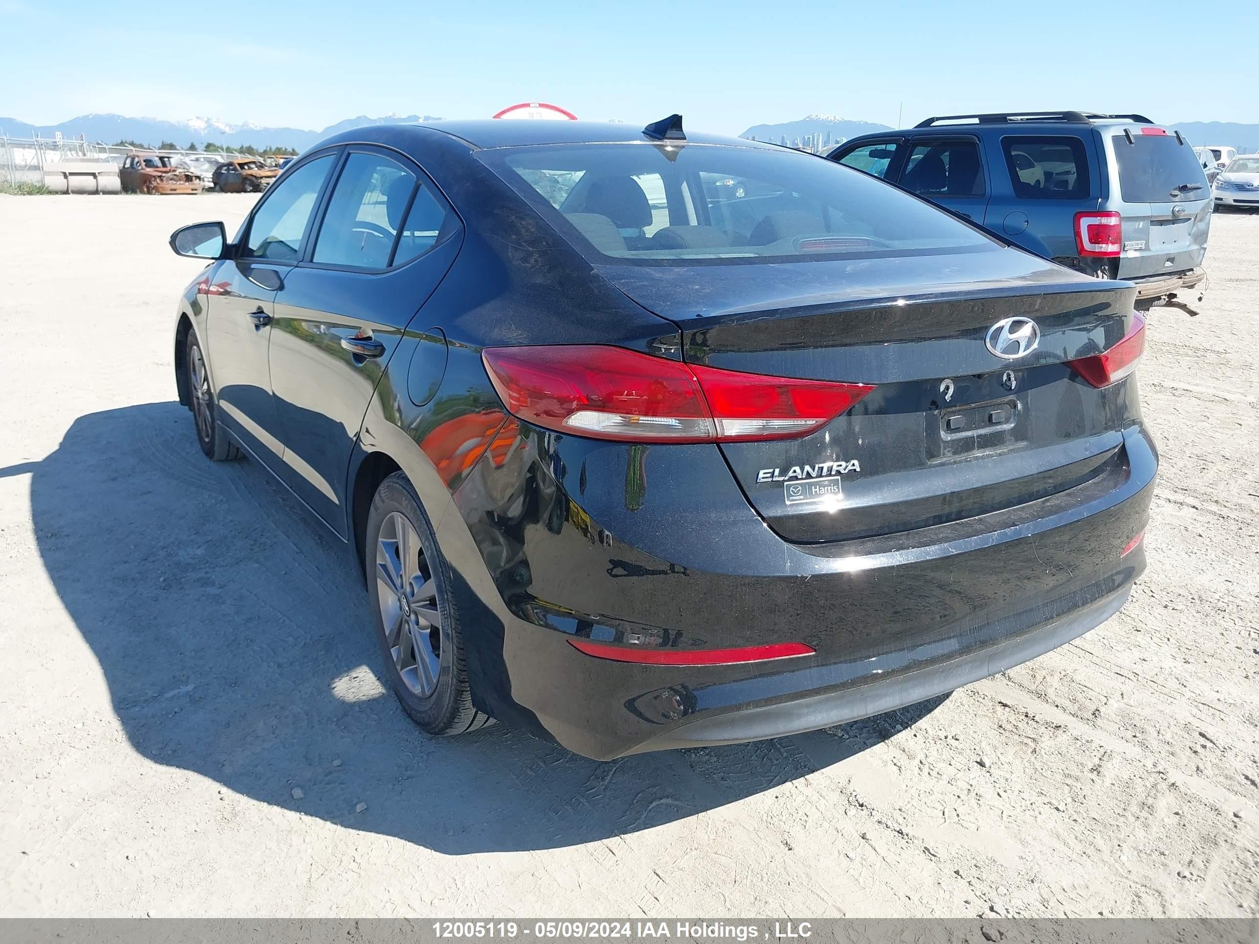 Photo 2 VIN: KMHD84LF5JU567960 - HYUNDAI ELANTRA 