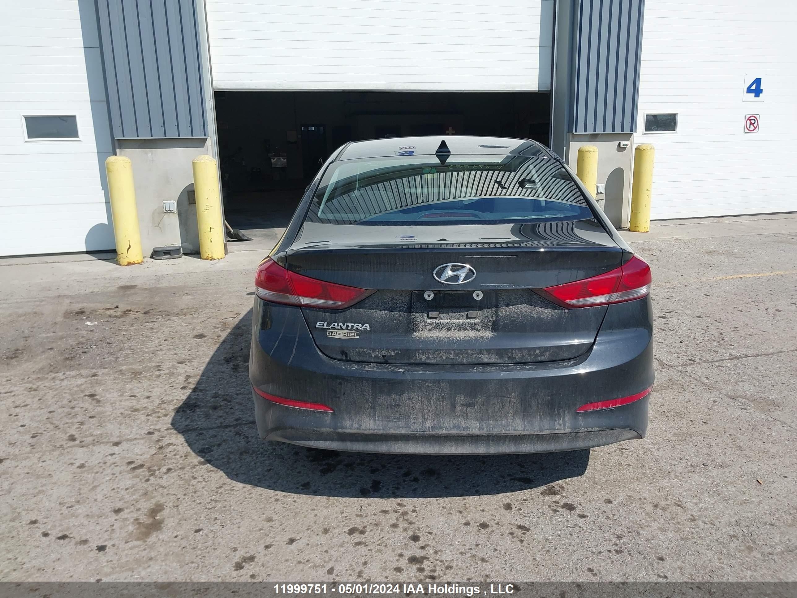 Photo 16 VIN: KMHD84LF5JU675009 - HYUNDAI ELANTRA 