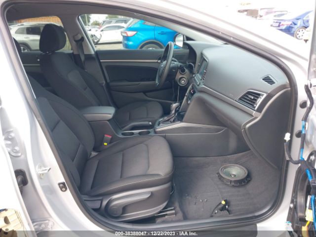 Photo 4 VIN: KMHD84LF5JU704914 - HYUNDAI ELANTRA 