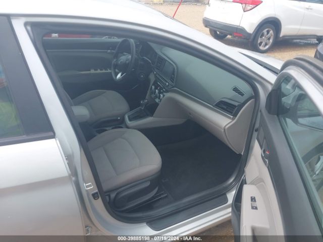 Photo 4 VIN: KMHD84LF5KU746453 - HYUNDAI ELANTRA 