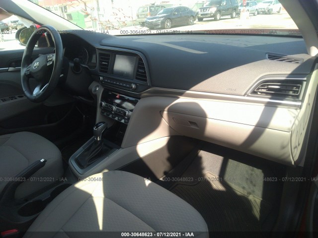 Photo 4 VIN: KMHD84LF5KU831499 - HYUNDAI ELANTRA 