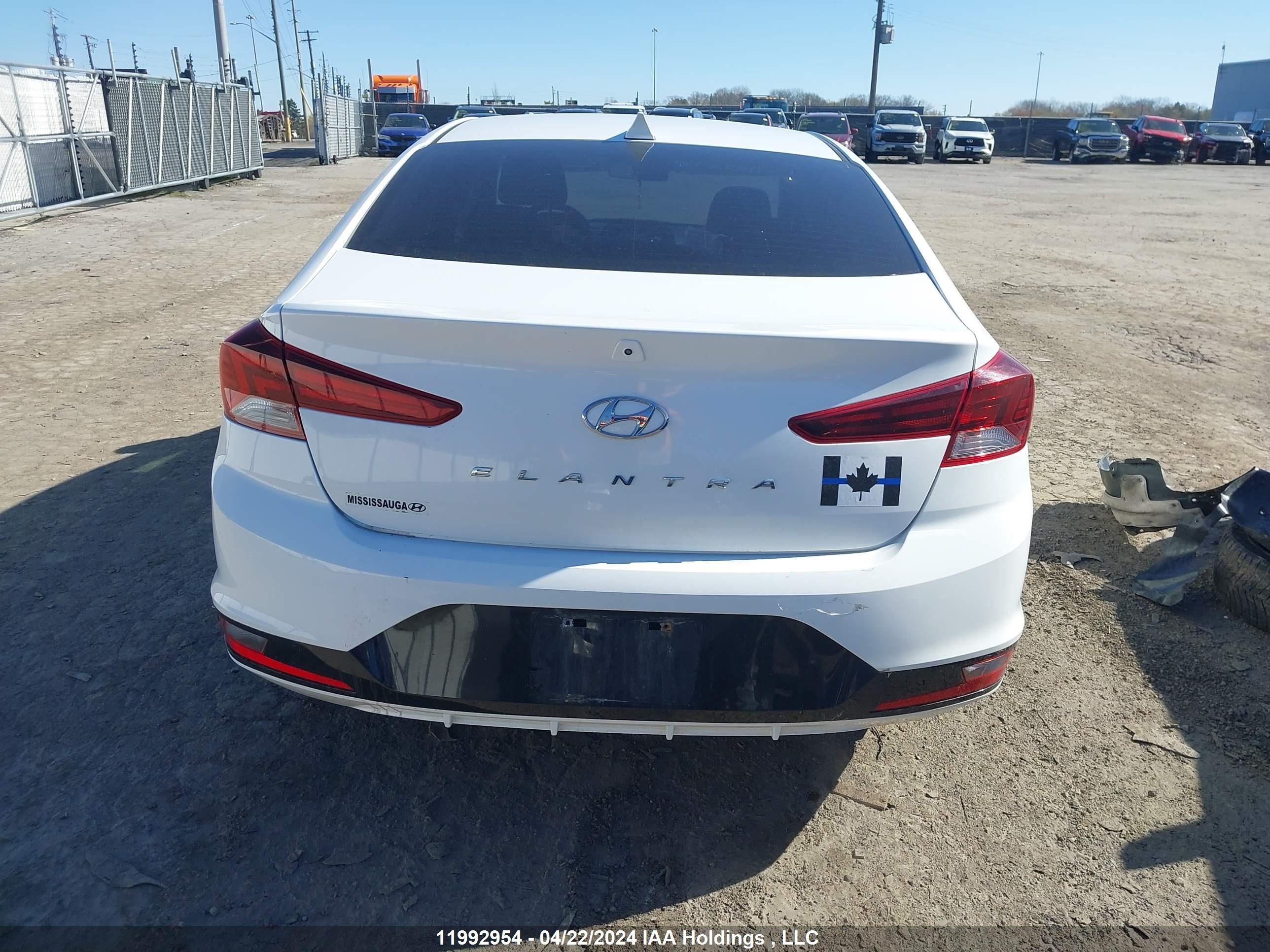 Photo 16 VIN: KMHD84LF5KU839814 - HYUNDAI ELANTRA 