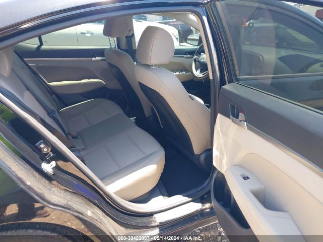 Photo 7 VIN: KMHD84LF5KU854751 - HYUNDAI ELANTRA 