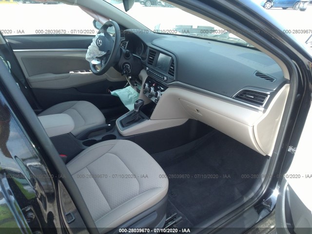 Photo 4 VIN: KMHD84LF5KU872635 - HYUNDAI ELANTRA 