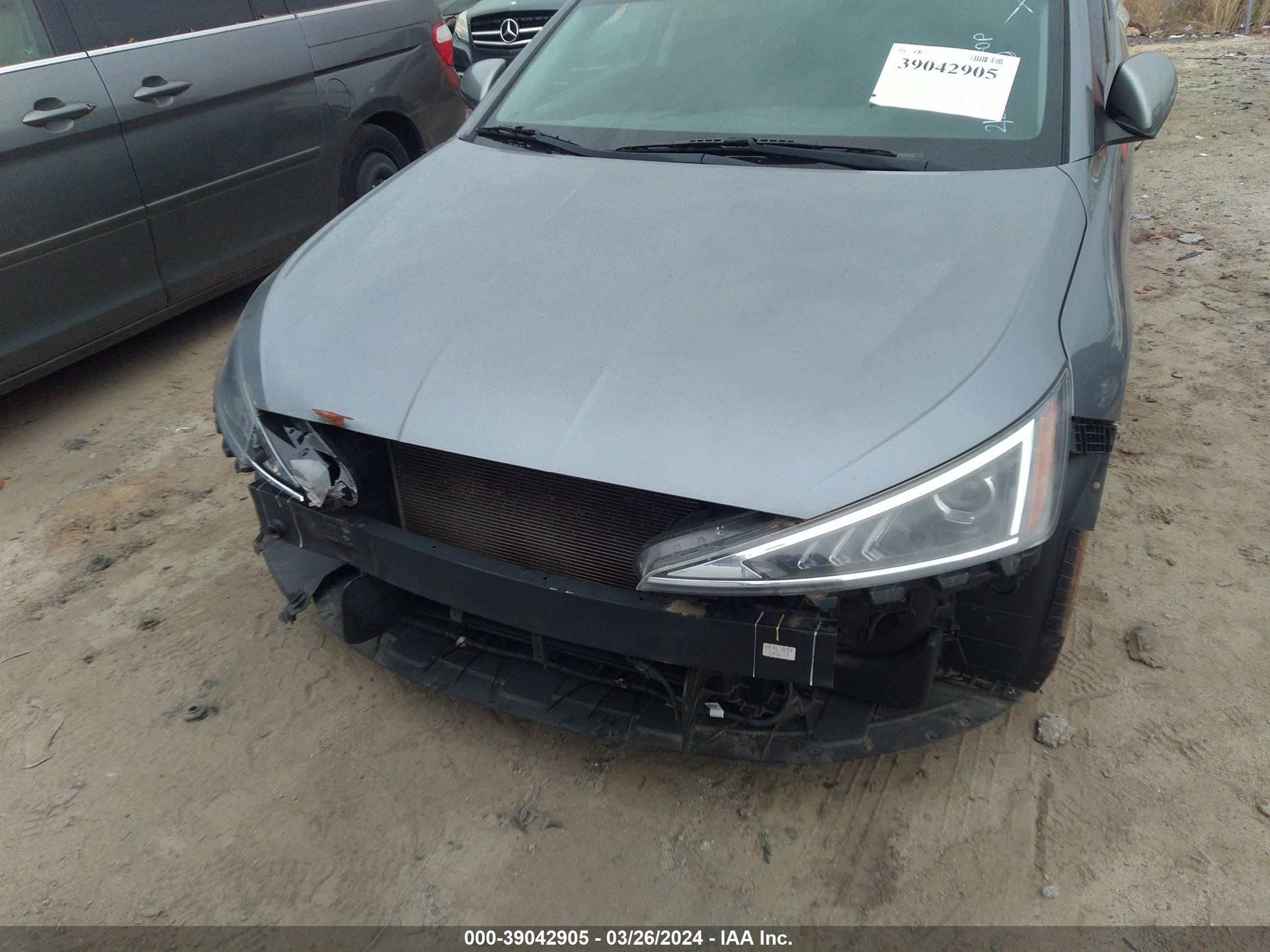 Photo 11 VIN: KMHD84LF5KU875616 - HYUNDAI ELANTRA 