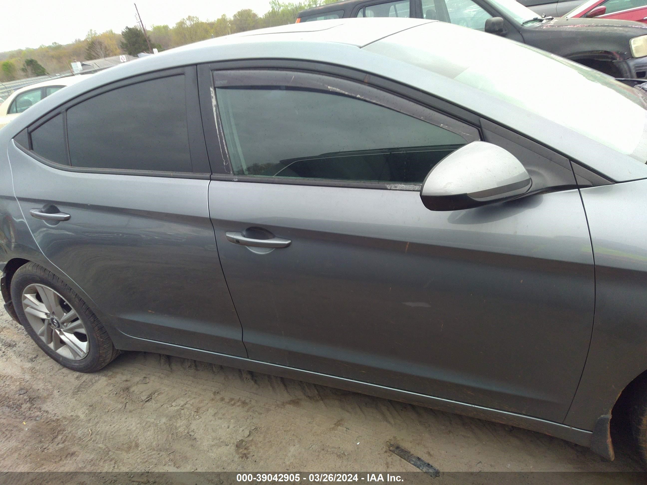 Photo 12 VIN: KMHD84LF5KU875616 - HYUNDAI ELANTRA 